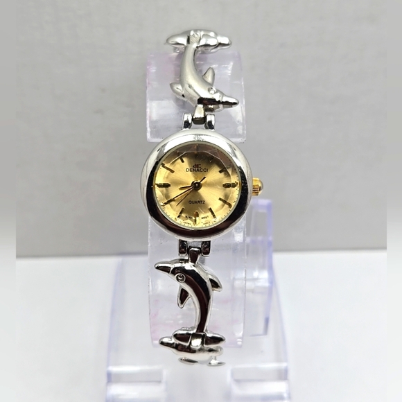 Womens Denacci Dolphins Watch 22mm Diamond Cut Crystal Edge Silver New Battery - Picture 1 of 9